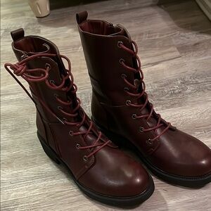 NWOT NEVER WORN Allot Women's Burgundy Lace-Up Boots Size 9